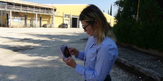 Burdur'da kadının duyarlılığı yavru kediyi kurtardı