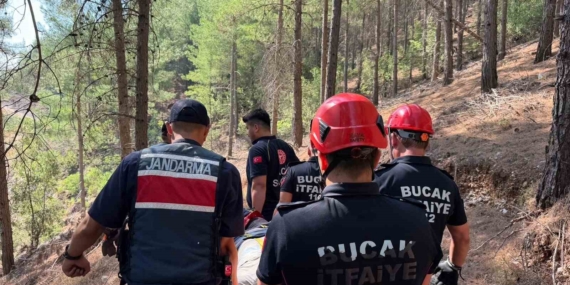 Burdur'da kayalıklardan düşen vatandaş hastaneye kaldırıldı