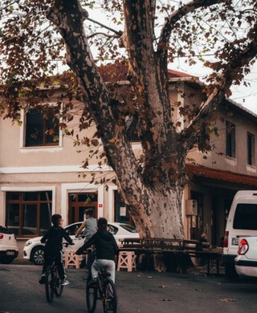 Burdur'da otomobil bisikletle çarpıştı, 2 çocuk yaralandı