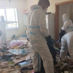Bursa'da 28 ton çöp, bir evden çıkarıldı