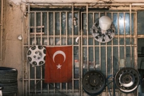 Bursa'da Krikodan Kayarak Aracın Altında Kalan Adam Ağır Yaralandı