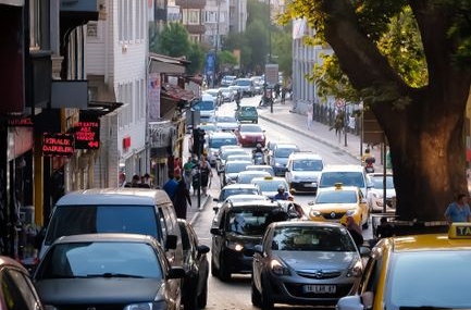 Bursa'da alkollü şahısların taksi tartışması ilginç anlar yaşattı