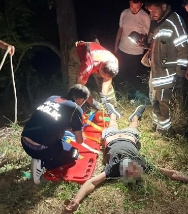 Bursa'da alkollü sürücü uçurumdan düştü, kurtarma anı kaydedildi