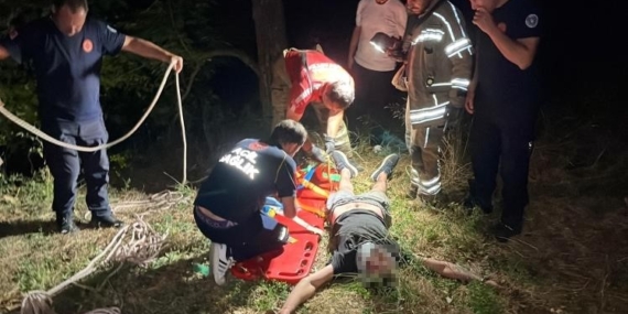 Bursa'da alkollü sürücü uçurumdan düştü, kurtarma anı kaydedildi