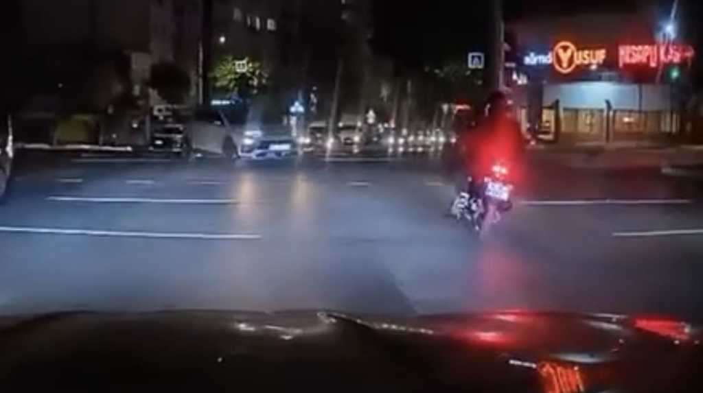 Bursa'da kırmızı ışık ihlali motosiklet kazasına yol açtı