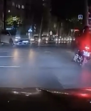 Bursa'da kırmızı ışık ihlali motosiklet kazasına yol açtı