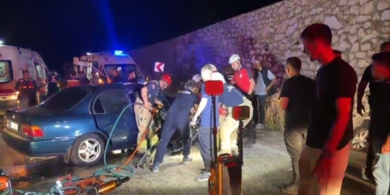 Bursa'da trafik kazası: 5 yaralı, 2 ölü