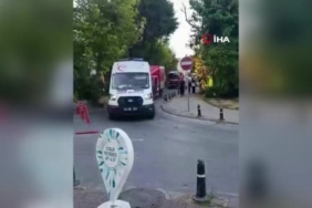 Büyükçekmece Mimar Sinan Sahili'nde toprak kayması meydana geldi
