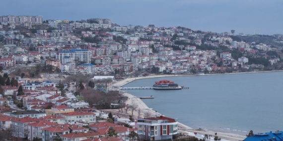 Büyükçekmece'de riskli konutların yıkımına başlandı