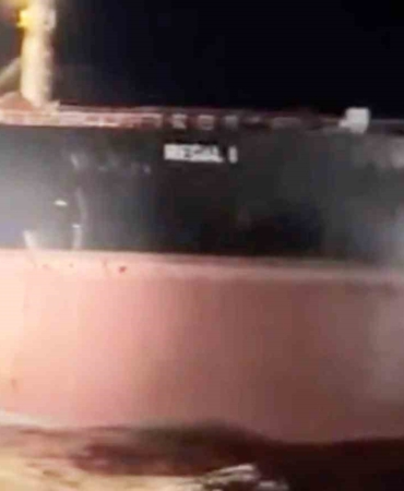 Çanakkale Boğazı'nda makine arızası yaşayan tanker kurtarıldı