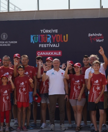 ÇANAKKALE'DE "TARİHE SAYGI ANI DALIŞI" VE "YELKEN SÜRÜŞÜ" DENEYİMİ BAŞLIYOR