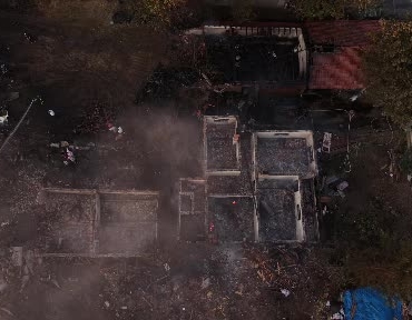 Çankırı'da çıkan yangında üç ev kül oldu