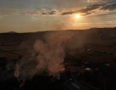 Çankırı'da yangında üç ev yanarak kullanılamaz hale geldi