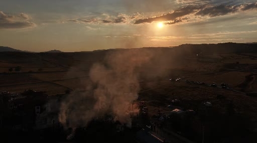 Çankırı'da yangında üç ev yanarak kullanılamaz hale geldi