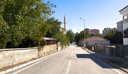 Çatalca'da silahlı kişi evde rehin alındı
