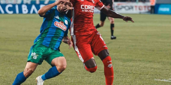 Çaykur Rizespor, Samsunspor'a 1-0 Yenik Durumda