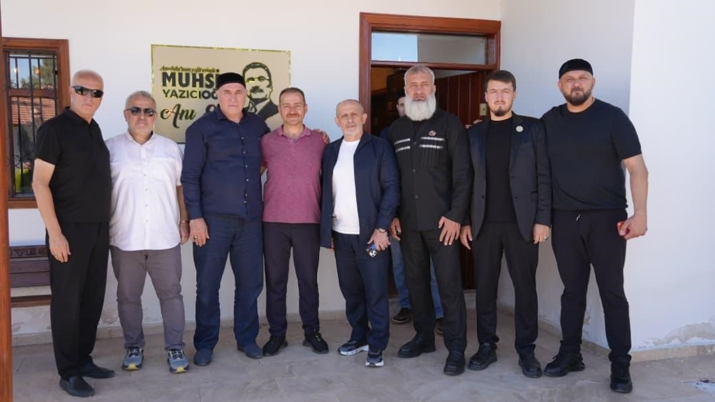 Çeçenistan Heyeti, Muhsin Yazıcıoğlu'nun Baba Ocağını Ziyaret Etti