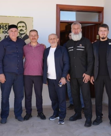 Çeçenistan Heyeti, Muhsin Yazıcıoğlu'nun Baba Ocağını Ziyaret Etti