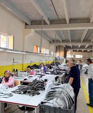 Çermik'teki tekstil fabrikası istihdam sağlıyor