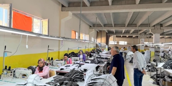 Çermik'teki tekstil fabrikası istihdam sağlıyor