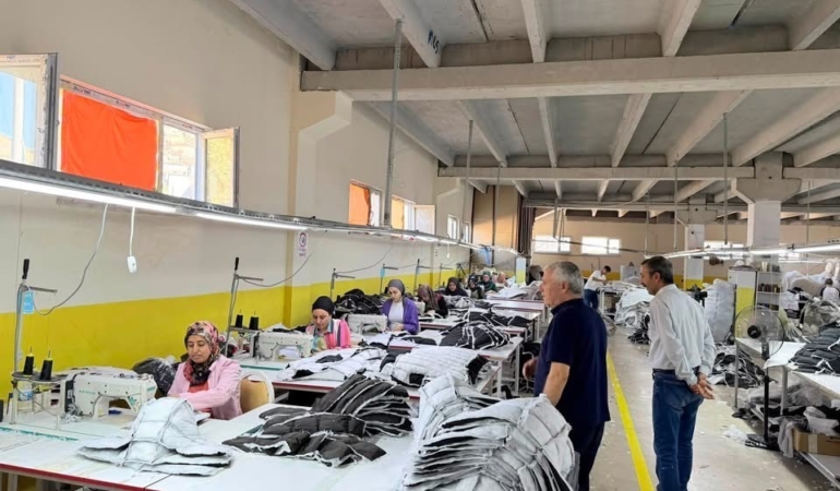 Çermik'teki tekstil fabrikası istihdam sağlıyor