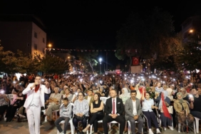 ÇİVRİL'DE CUMHURİYET MEYDANI DOLDU TAŞTI ÇİVRİL'DE 30 AĞUSTOS VE KURTULUŞ GÜNÜ COŞKUSU  YAŞANDI