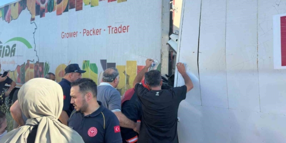 Çorum'da kamyon ile tır çarpıştı: 1 ölü, 1 yaralı