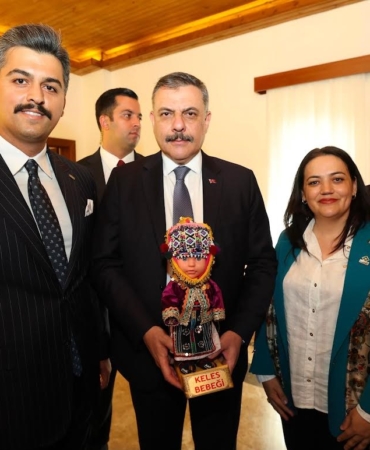 DAĞDER'DEN İÇİŞLERİ BAKANI MUSTAFA ÇİFTÇİ'YE ANLAMLI HEDİYE: KELES BEBEĞİ