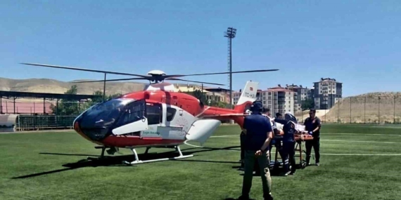 Darende'de kalp krizi geçiren 16 yaşındaki çocuk Malatya'ya sevk edildi