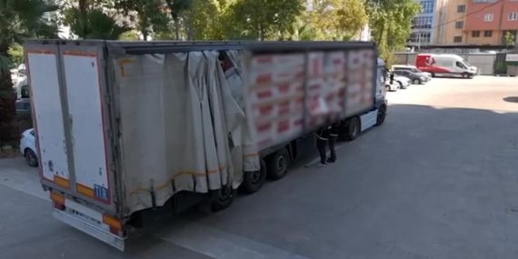 Denizli'de izolasyon malzemesinde 5 milyon kaçak sigara ele geçirildi