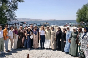 Denizli'de okuma-yazma kursu kadınları keşif gezisine çıktı