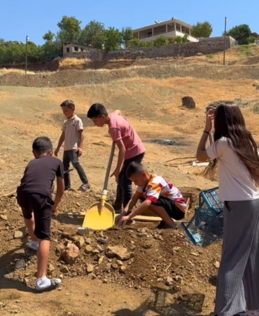 Derecik'te çocuklar güvenli park için yetkililere çağrıda bulundu