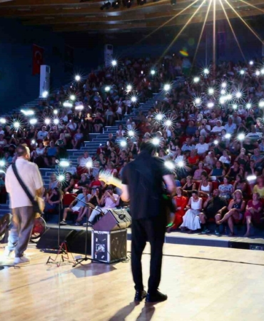 Didim'de Aydın Büyükşehir Belediyesi Yaz Konseri Düzenlendi