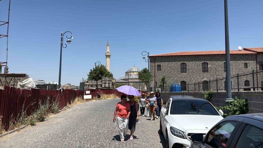 Diyarbakır'da Sıcak Hava Kalp Krizi Vakalarını Artırıyor