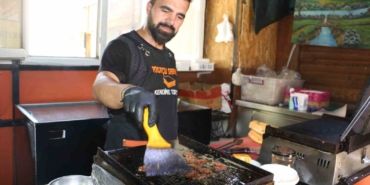 Diyarbakır'da Tostçular Sıcaklarla Mücadele Ediyor