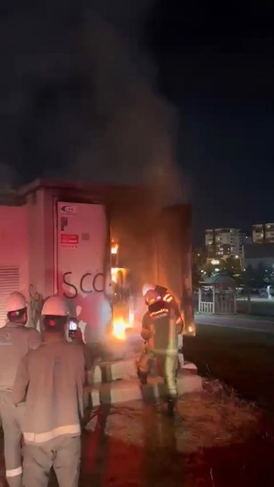 Diyarbakır'da aşırı yüklenme nedeniyle trafo yangını
