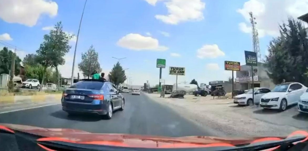 Diyarbakır'da çocukların tehlikeli yolculuğu kamerada