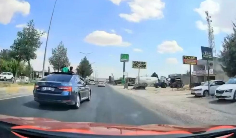 Diyarbakır'da çocukların tehlikeli yolculuğu kamerada