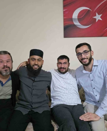 Down sendromlu Savaş, fenomen Celal Karature ile buluştu