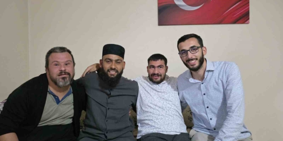 Down sendromlu Savaş, fenomen Celal Karature ile buluştu