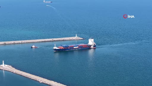 Dron saldırısına uğrayan Türk gemisi Samsun Limanı'na getirildi