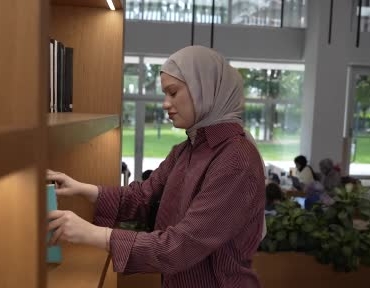Düzce'de Kütüphane Başarısı: Ravza Yıldırım'ın Hikayesi