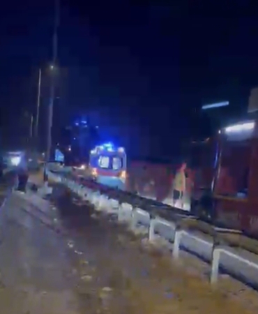 Düzce'de otomobil bariyerlere çarparak devrildi, 1 kişi yaralandı