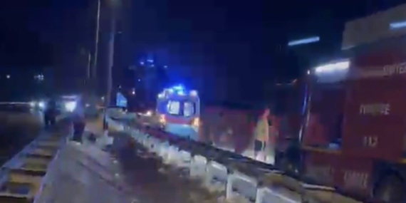 Düzce'de otomobil bariyerlere çarparak devrildi, 1 kişi yaralandı