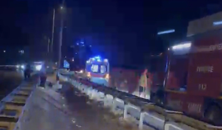 Düzce'de otomobil bariyerlere çarparak devrildi, 1 kişi yaralandı