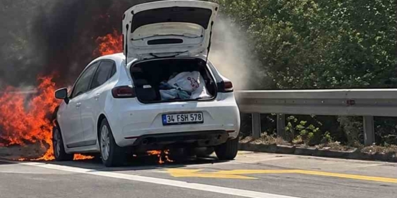 Düzce'de otomobil yangını aracı kullanılamaz hale getirdi