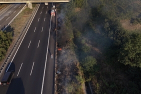 Düzce'de otoyolda izmarit yangını kontrol altına alındı
