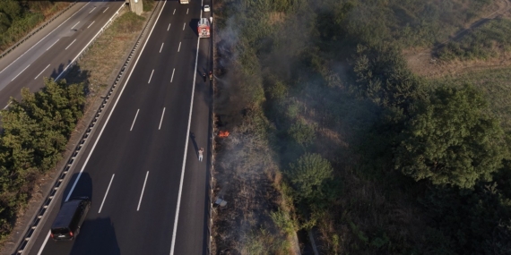 Düzce'de otoyolda izmarit yangını kontrol altına alındı