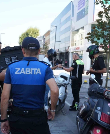 Düzce'de yayalaştırılan caddeye motosikletle giren 17 sürücüye ceza