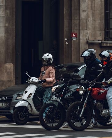 Edirne'de plakasız motosiklet kullanan sürücüye 86 bin lira ceza